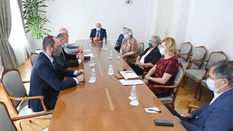Potpredsjednici Medved i Milošević s predstavnicima Udruženja porodica "Protiv zaborava"